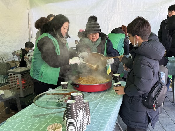 청년공동체와 함께하는 리스,키링,먹거리 체험!